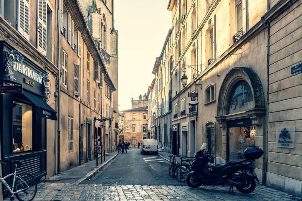 Quelles sont les raisons d’investir dans l’immobilier à Aix-en-Provence ?