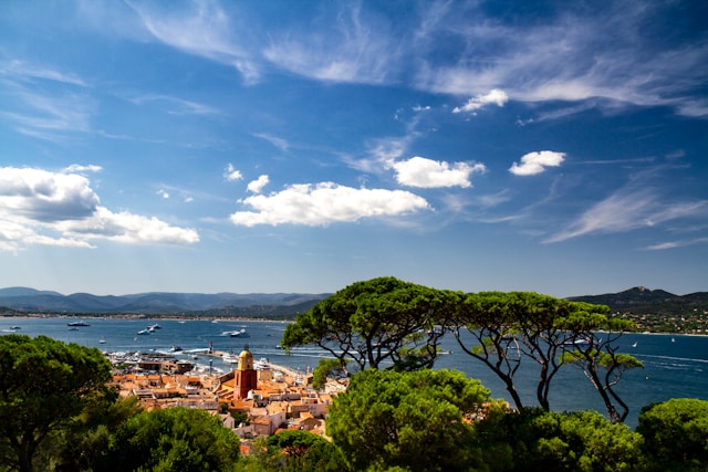 Saint-Tropez : investir dans l’immobilier de prestige sur la Côte d’Azur